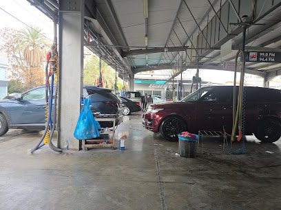 Santo Car Wash photo 1