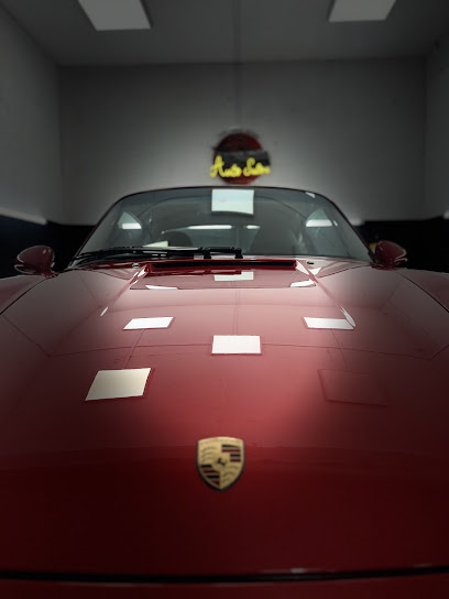 Autosalon detailing studio photo 1